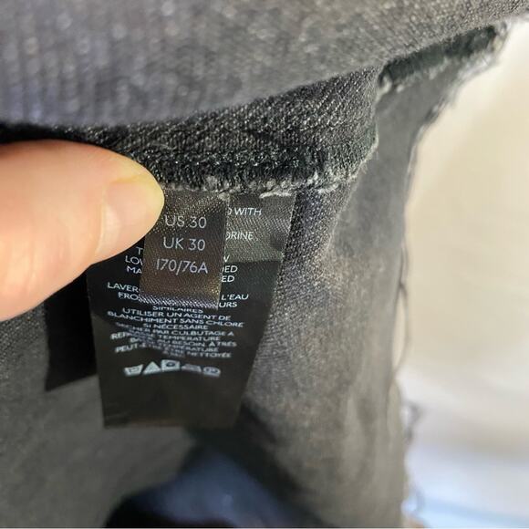 We The Free Cosmico Flirt Jean Mini Skirt Womens Size 30 Pleated Denim Raw Hem - Picture 7 of 12